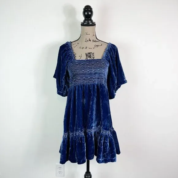 Free People NWT Easy To Love Embroidered Smocked Shift Blue Dress Size XS - Picture 2 of 6
